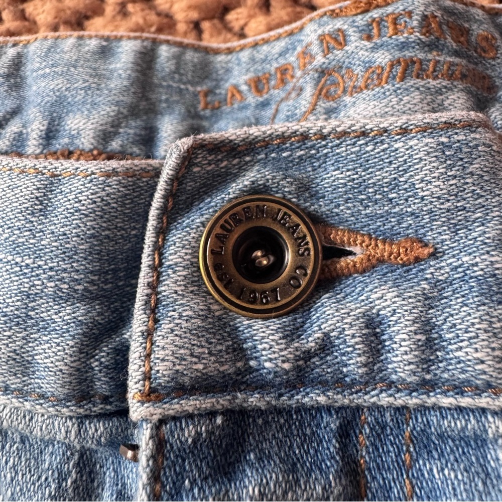 Lauren Ralph Lauren Denim Bermuda Shorts Size 12 Light Wash Raw Hem Style Jorts - Picture 10 of 14